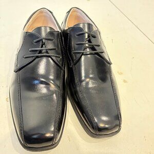 Boys/Men's Florsheim Oxfords Black Leather Size 7 (worn once)